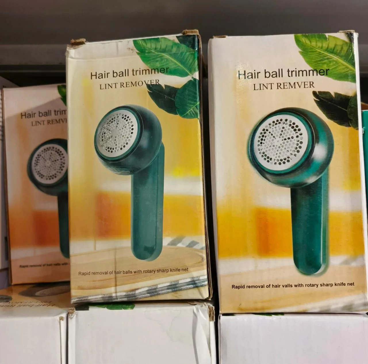 Electric Rechargeable Portable Lint Remover| USB Rechargeable Fabric Shaver - Image 3